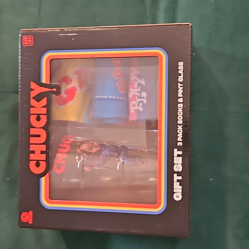 Culture Fly Child's Play Chucky 4 Piece Gift Set 3 Sock Pairs Pint Glass Sz 14+ - Picture 6 of 11